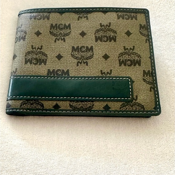 NWOT MCM Men's Bifold
Monogrammed Wallet - Picture 1 of 15